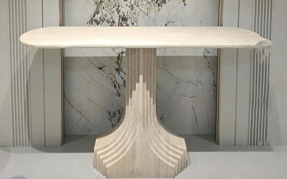 Console en marbre sculpté